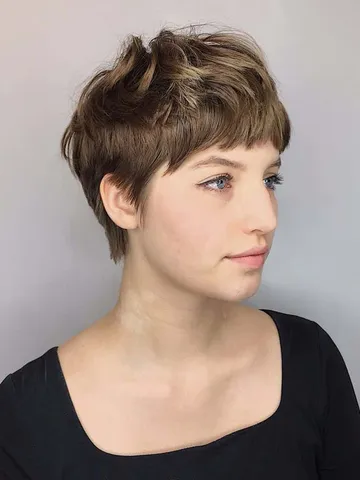 19 photos of pixie cut with bangs prove this is trendy in 20