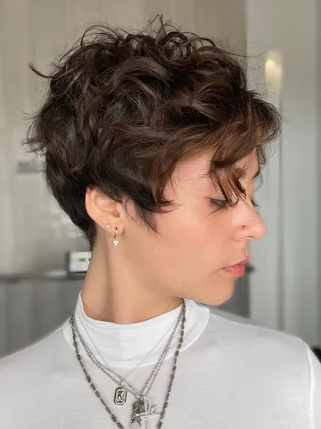 bring out your edgy side with these 22 wavy pixie cut hairst