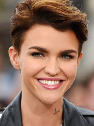 30 short pixie haircuts trending in 2021 short hair models