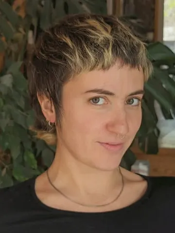 30 cool pixie cut mullet hairdos making waves this season