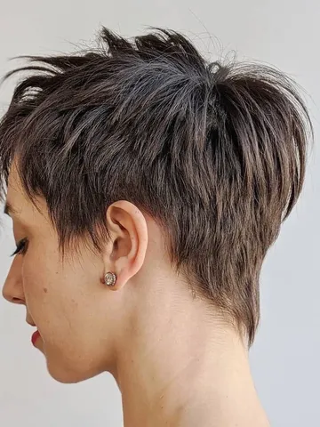 23 fantastic short to medium layered haircuts for that in be