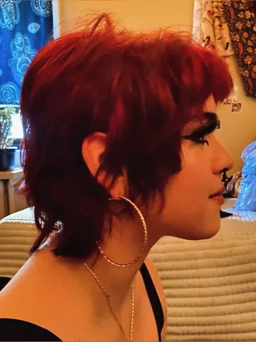 red pixie cut in 2025 red hair pixie cut red hair short laye