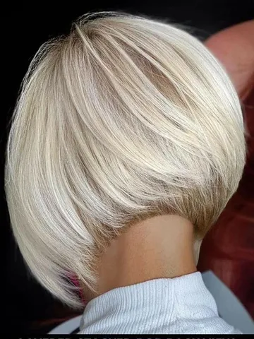 layered stacked bob haircut