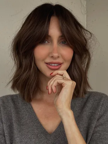 24 Chic Choppy Bob Haircuts with Curtain Bangs for Women Over 50 With ...