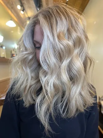 33 perfect layered medium length hairstyles that add gorgeou