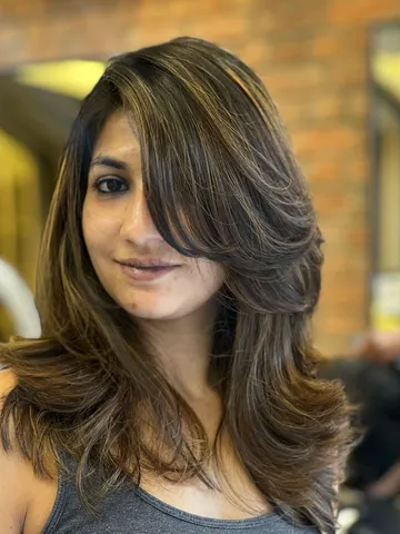 33 perfect layered medium length hairstyles that add gorgeou