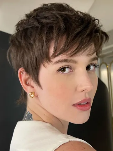 28 layered pixie cuts full of style and allure