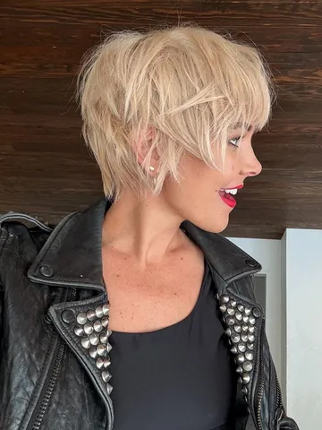 10 haircuts for thin hair that will turn fine strands into v