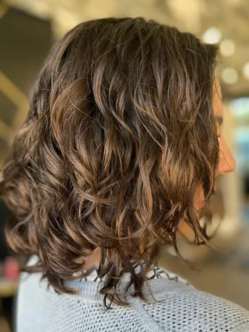 18 stunning haircuts for wavy hair you will love