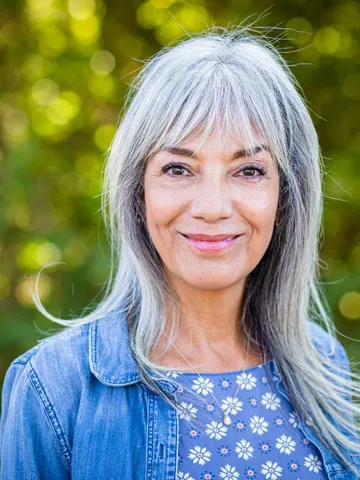How To Grow Out Your Bangs With Style